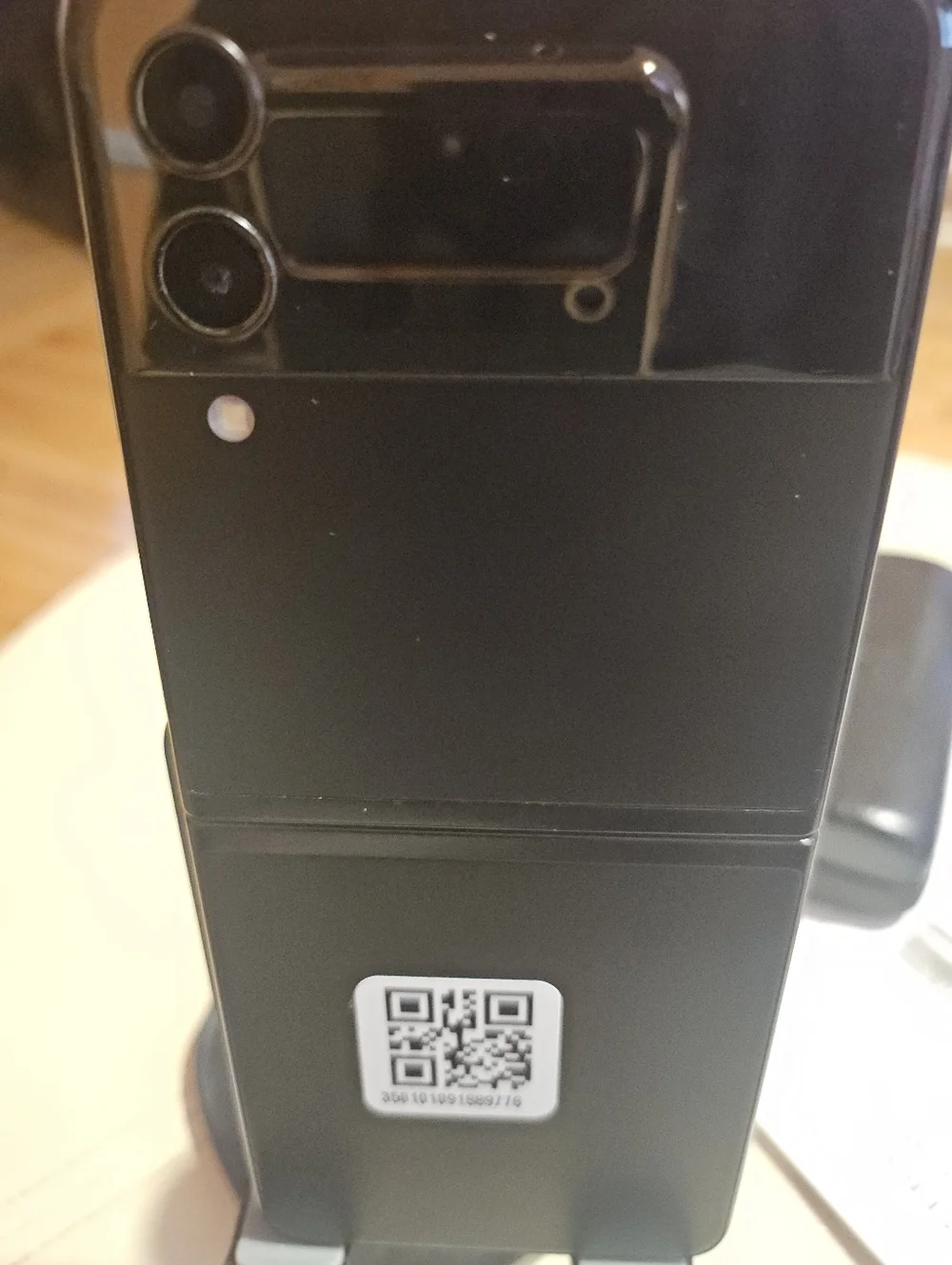 Samaung Galaxy Z Flip3 Foldable Smartphone -